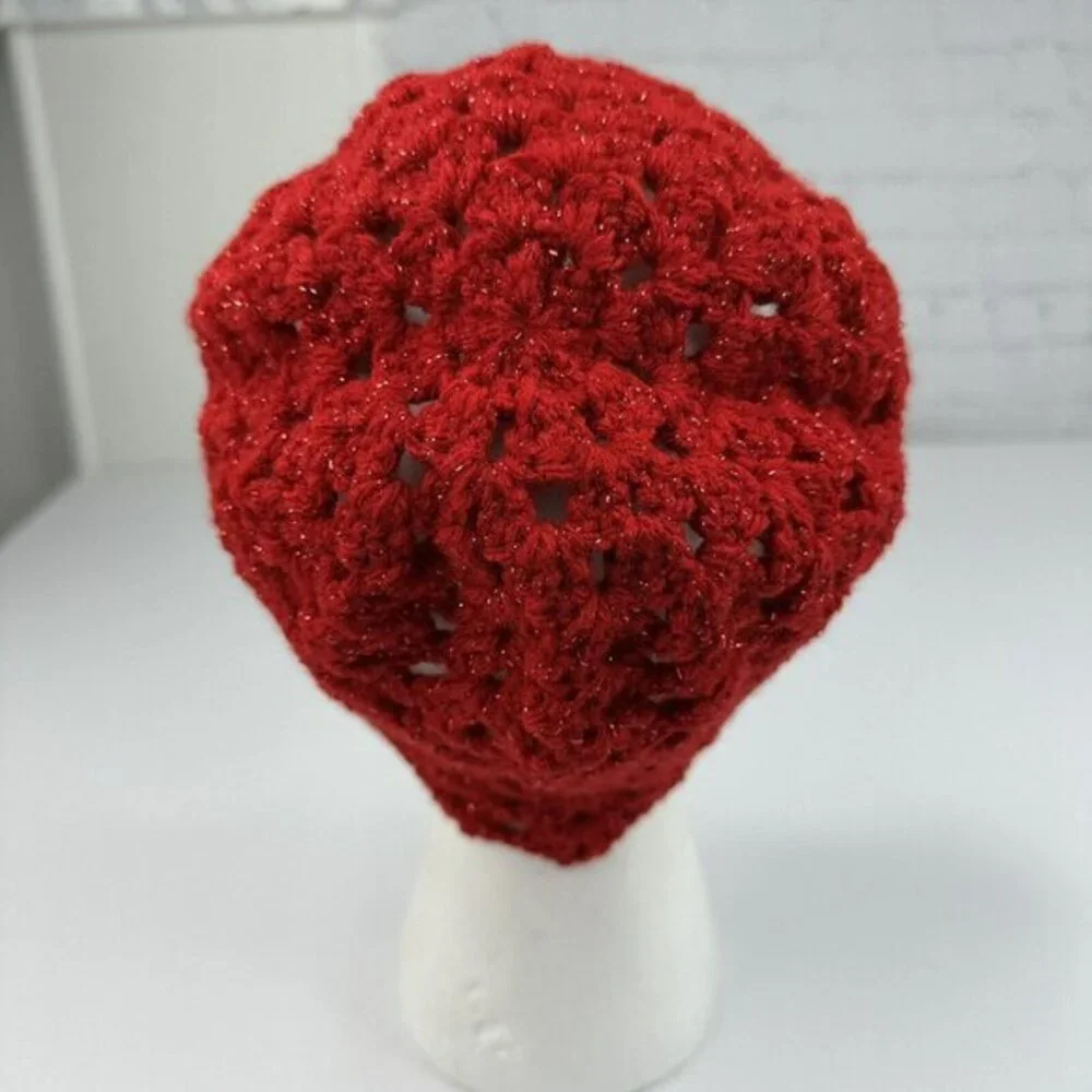 Created By‎ Cyd Big Twist Lacy Cloche Crochet Hat Twinkle Red Metallic NEW